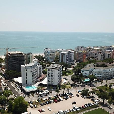 Residence Alla Rotonda Lido di Jesolo Luaran gambar