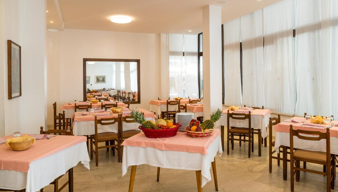 Residence Alla Rotonda Lido di Jesolo Luaran gambar