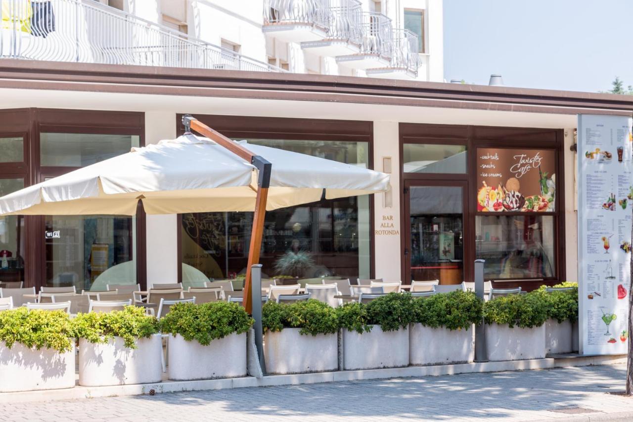 Residence Alla Rotonda Lido di Jesolo Luaran gambar