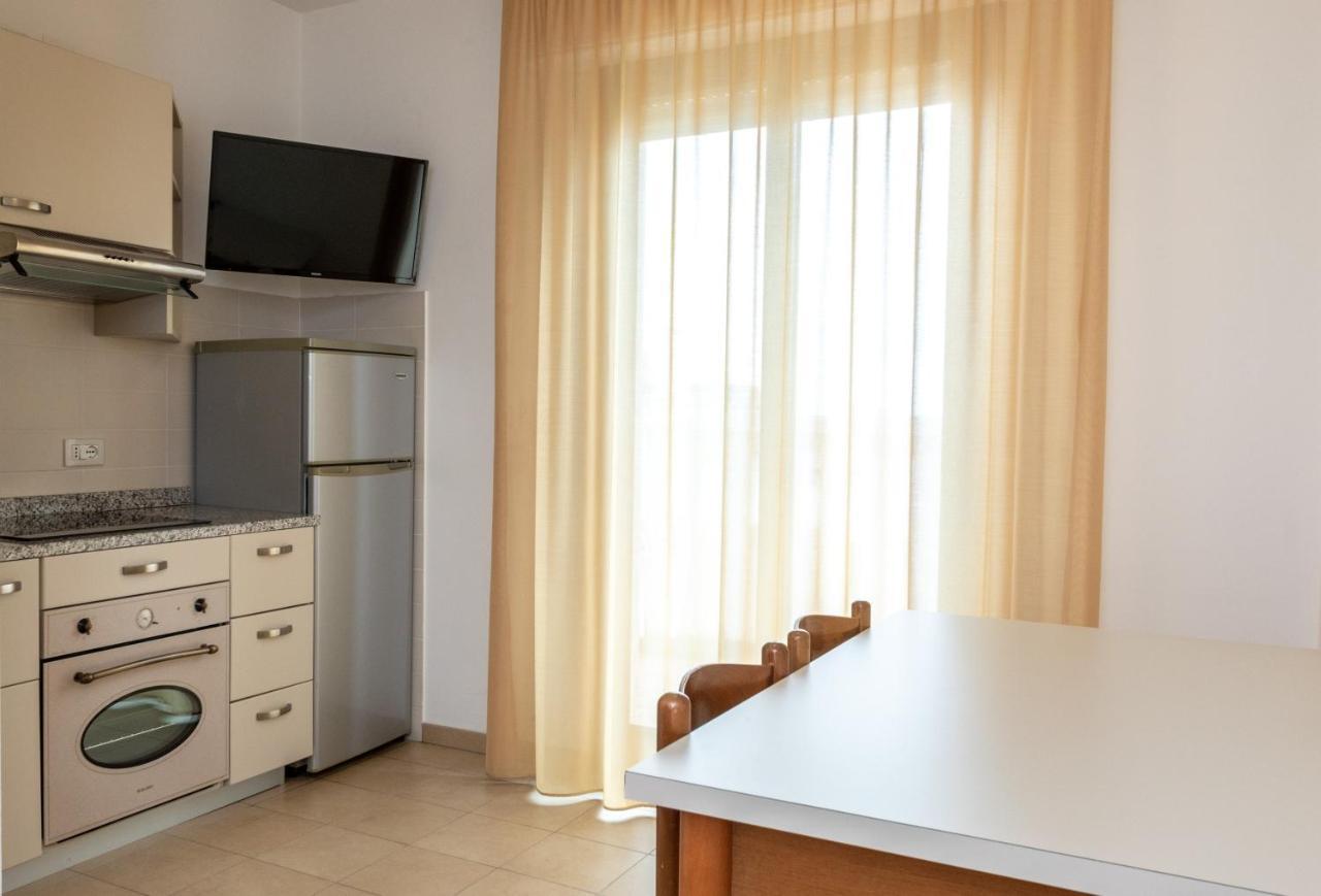 Residence Alla Rotonda Lido di Jesolo Bilik gambar
