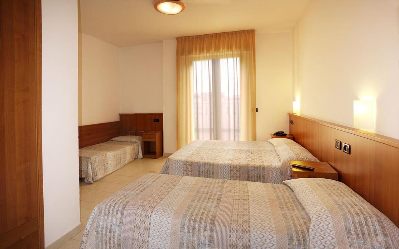 Residence Alla Rotonda Lido di Jesolo Luaran gambar