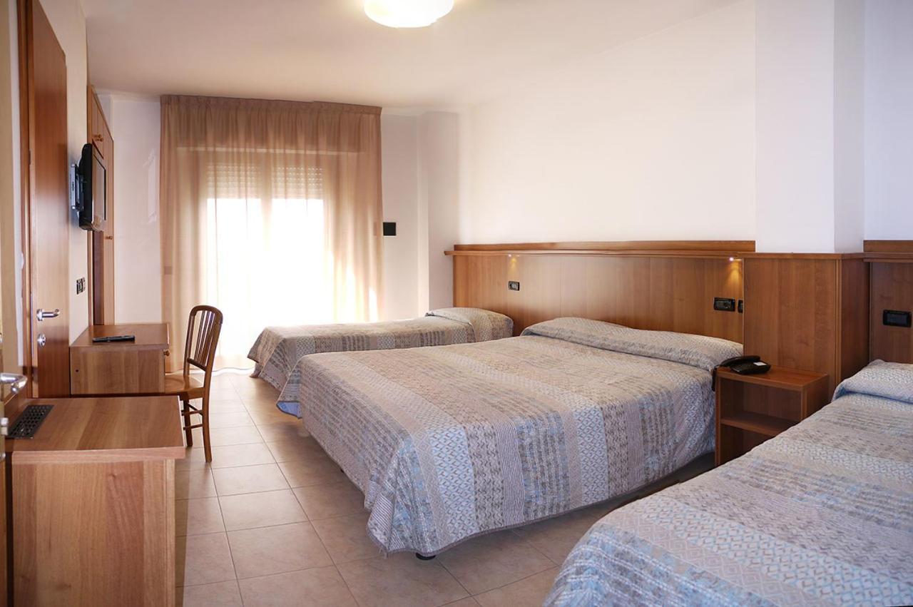 Residence Alla Rotonda Lido di Jesolo Luaran gambar